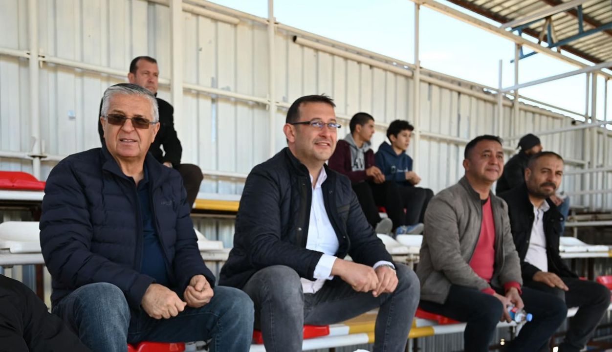Kemer Belediyesi Spor Kulübü Çekişmeli Maçta 2-1'lik Skorla Galip Geldi