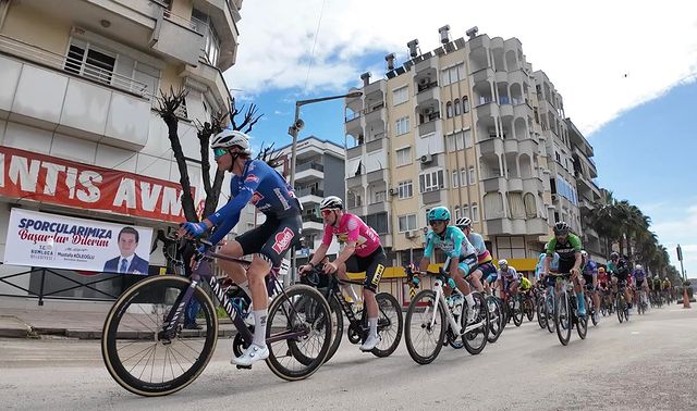 Tour Of Antalya Bisiklet Turu'nda Kumluca etabı izleyicileri büyüledi!