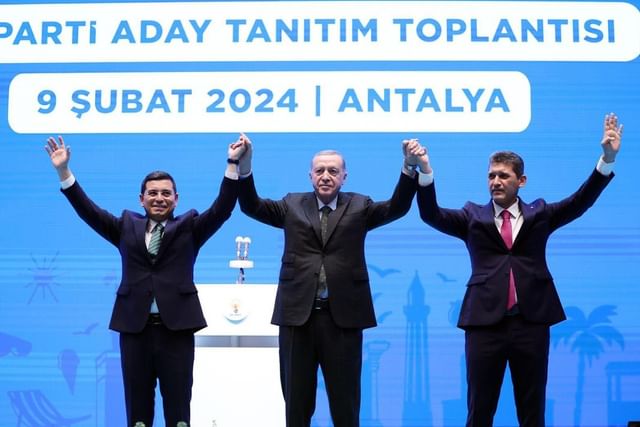 Antalya'da Muratpaşa ilçesi için AK Parti'nin belediye başkan adayı Özdemir Manavoğlu oldu