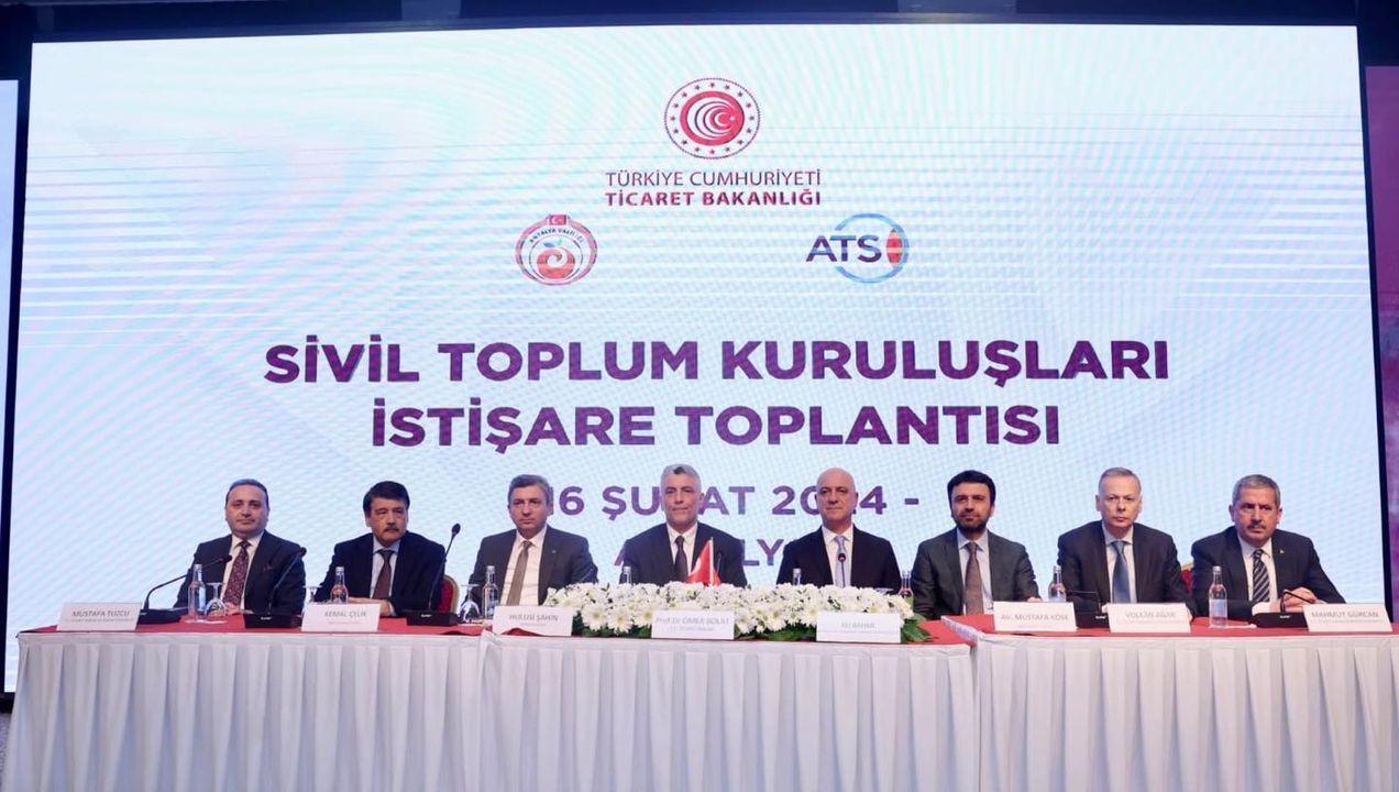 Ticaret Bakanı Ömer Bolat, Antalya'da Sivil Toplum Kuruluşları İstişare Toplantısı'na Katıldı