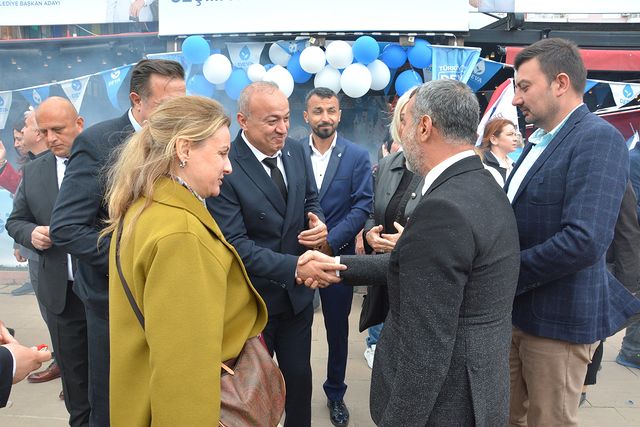 Antalya Ticaret ve Sanayi Odası, DEVA Partisi'nin Kumluca'daki seçim ofisi açılışına katıldı.