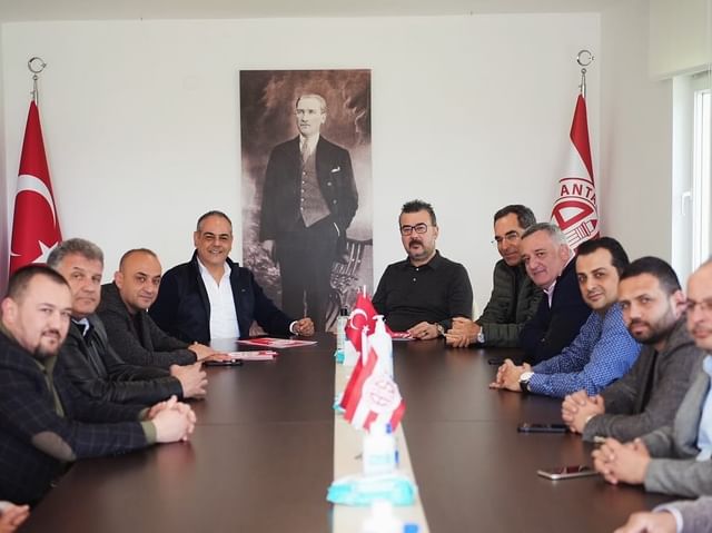AK Parti Muratpaşa İlçe Başkanlığı, Antalyaspor Kulübü'nü ziyaret etti