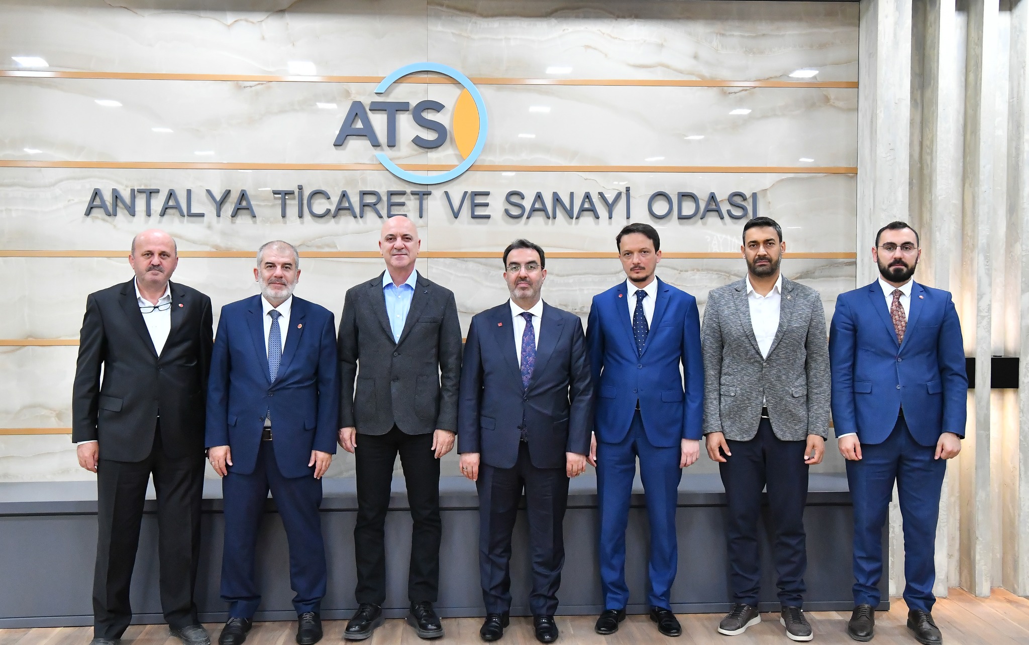 Antalya Ticaret ve Sanayi Odası, Antalya'nın ekonomik ve kültürel gelişimi için projeleri değerlendirdi.