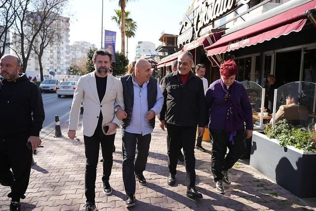 # MHP Muratpaşa İlçe Başkanı ve aday Manavoğlu, esnafı ziyaret etti