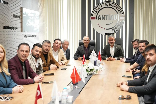 MHP ve AK Parti Muratpaşa Belediye Başkan adayı ANTİAD ziyaretinde bir araya geldi