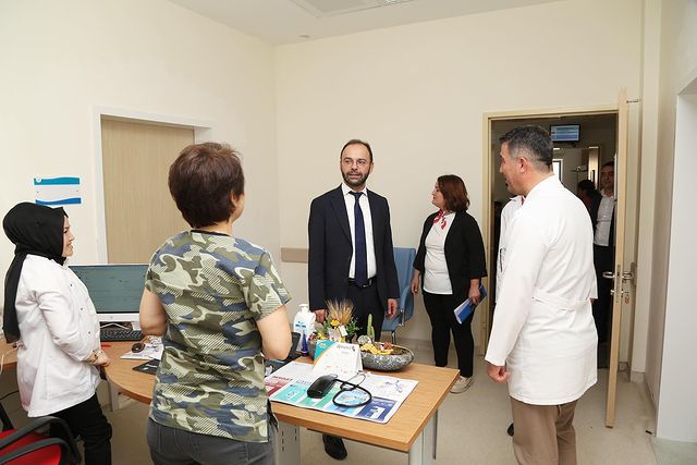 Antalya İl Sağlık Müdürü, Gazipaşa Devlet Hastanesi'ne ziyarette bulundu ve sağlık hizmetlerini değerlendirdi.