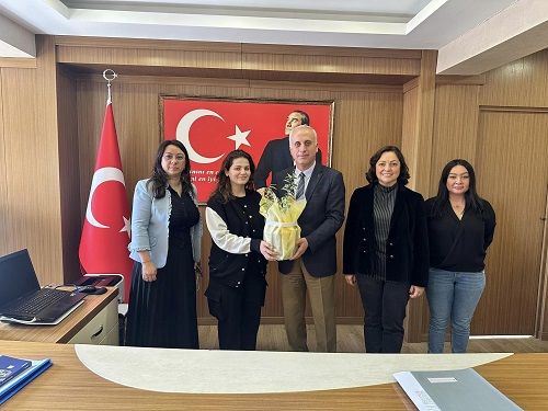 Akdeniz Üniversitesi Ziraat Fakültesi Öğretim Görevlileri, Kaymakam Rahmi Köse'yi Ziyaret Etti