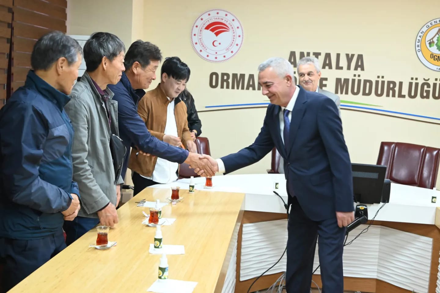 Güney Koreli heyet, Antalya Orman Bölge Müdürlüğü'nü ziyaret etti: Bilgi alışverişi ve iş birliği masaya yatırıldı.