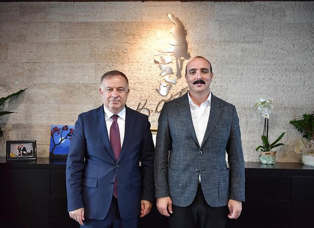 CHP Genel Başkan Yardımcısı Gökan Zeybek, Konyaaltı Belediyesi'ne ziyaret gerçekleştirdi.