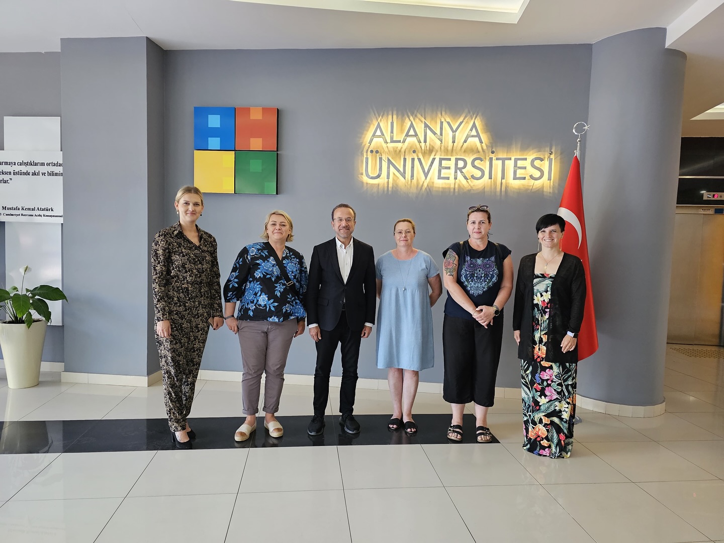 Polonyalı akademisyenler Türk üniversitesi rektörüyle buluştu