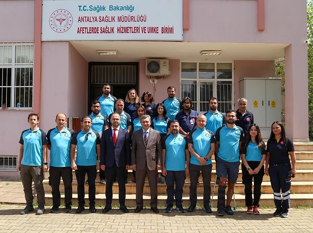Antalya Valisi UMKE'yi Ziyaret Etti: Kurtarma Ekibi'nin Özverisi Takdirle Karşılandı