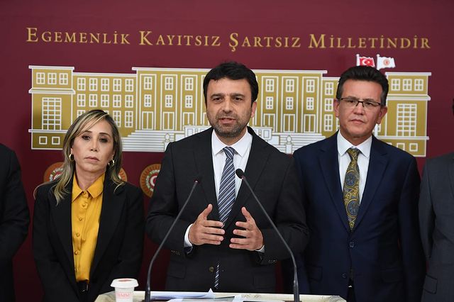 AK Parti Milletvekili Mustafa Köse, Antalya'daki teleferik kazasıyla ilgili bilgi verdiği basın toplantısında önlemleri paylaştı.