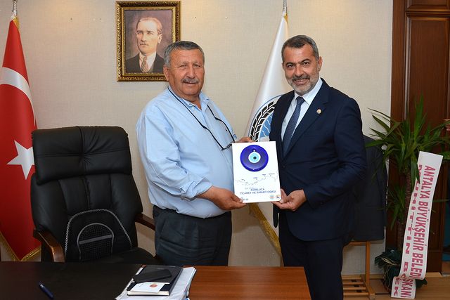 Kumluca Ticaret ve Sanayi Odası, Kaş Belediye Başkanı Erol Demirhan'ı tebrik etti ve iş birliği konusunda görüş alışverişinde bulundu.