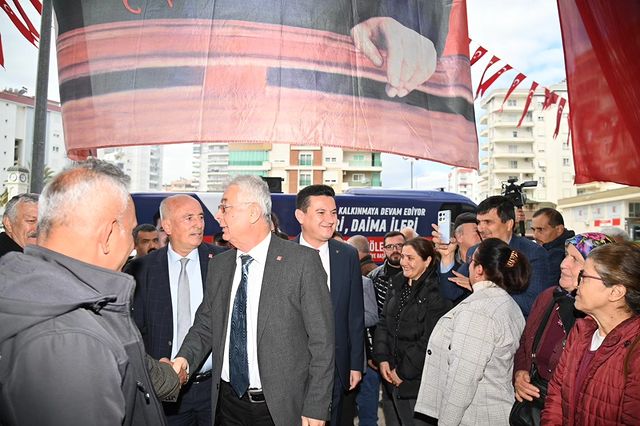 CHP İl Başkanı ve yönetimi, Kumluca ilçesinde büyük ilgi gören etkinliklere katıldı.